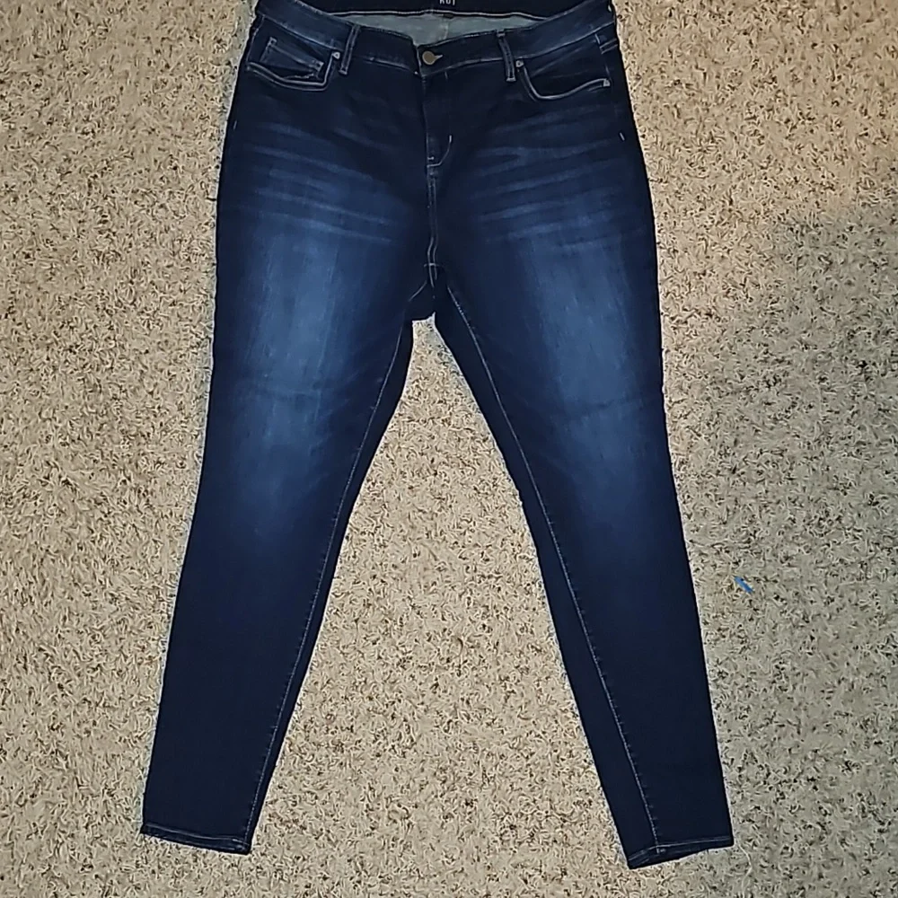 KUT - Picture 1 of 1